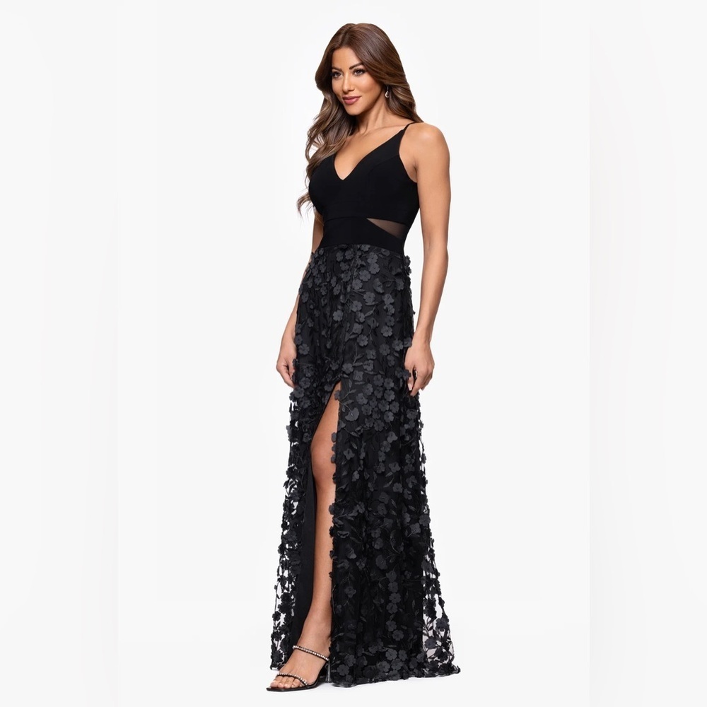 Xscape Black Floral‎ Evening Gown Size 6